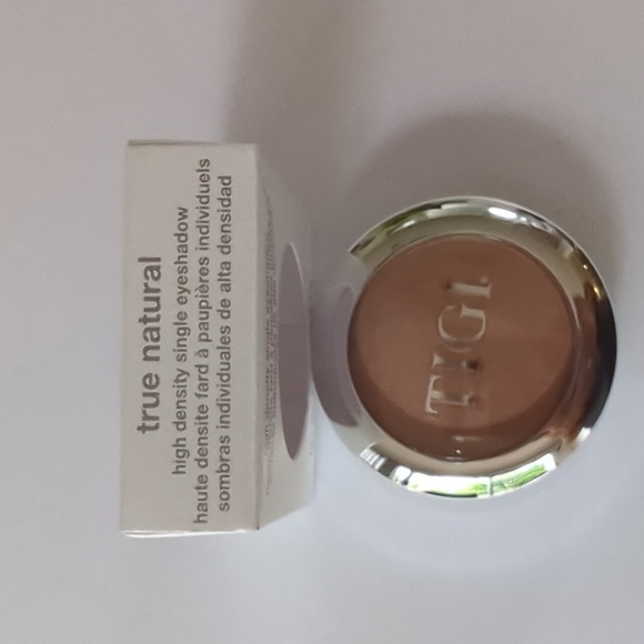 TIGI Professional Eyeshadow High Density, Emerald Green, Chocolate Kiss, Vanilla - Picture 9 of 10